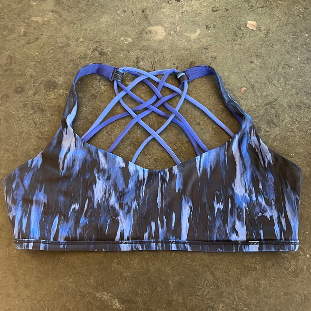 Lulu Lemon Athletica Free to Be Wild sports Bra- Sz 12-blue & black print